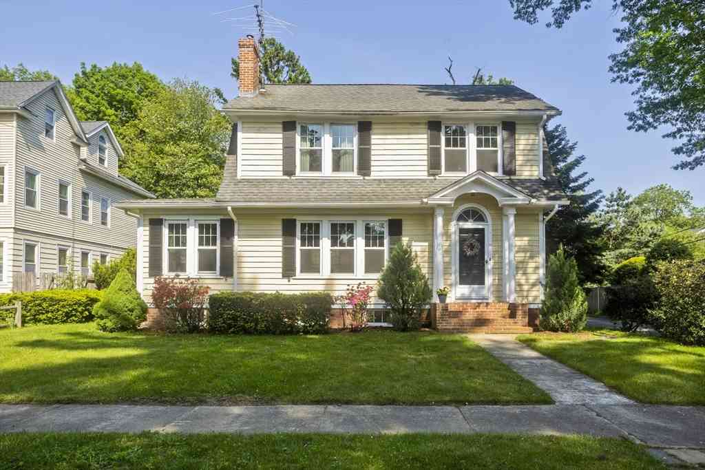 Homes For Sale - 33 Highland St<br/> Longmeadow, MA 01106