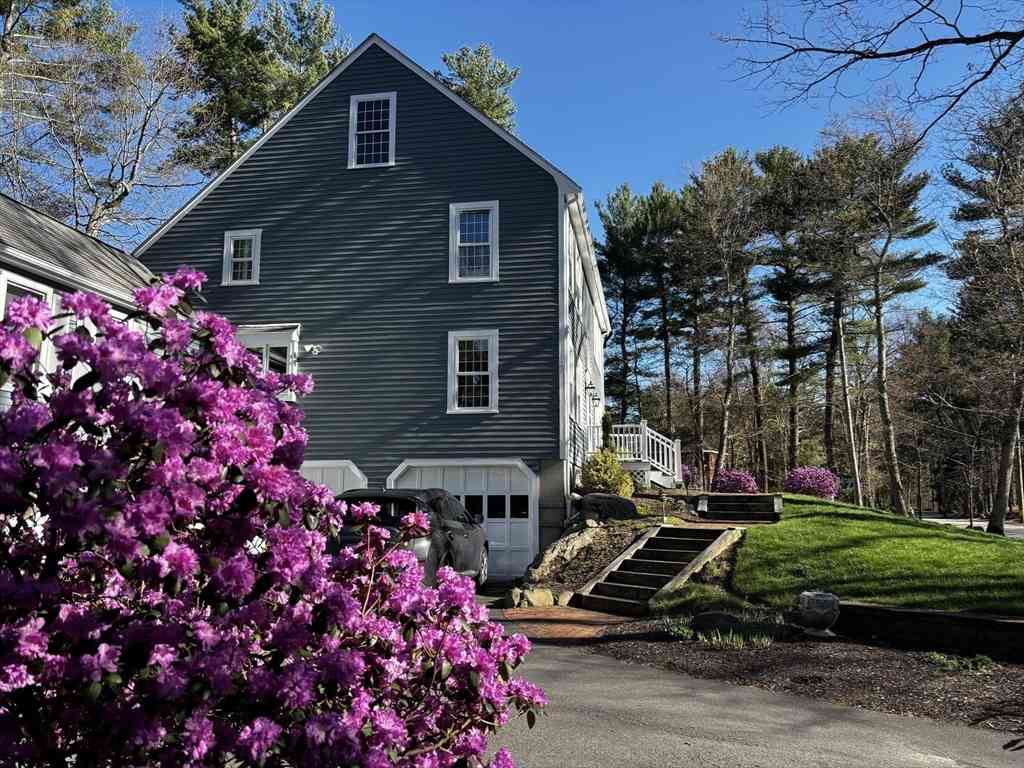Homes For Sale - 142 Baker St<br/> Walpole, MA 02081