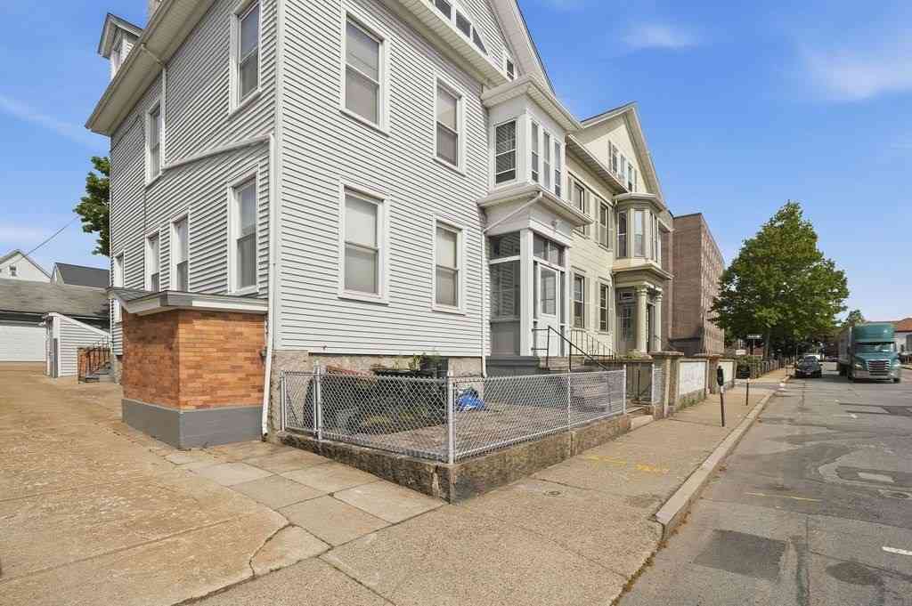 Homes For Rent - 483 County Street<br/> New Bedford, MA 02740
