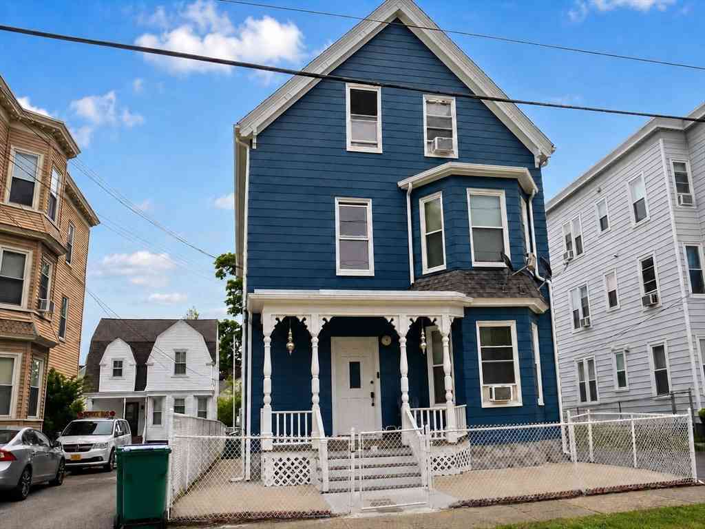 Homes For Rent - 55 Harwood St<br/> Lynn, MA 01904