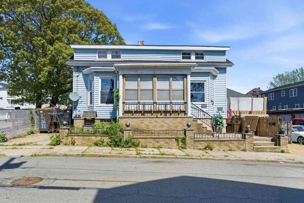 Multifamily For Rent - 116 Irving St<br/> Fall River, MA 02723