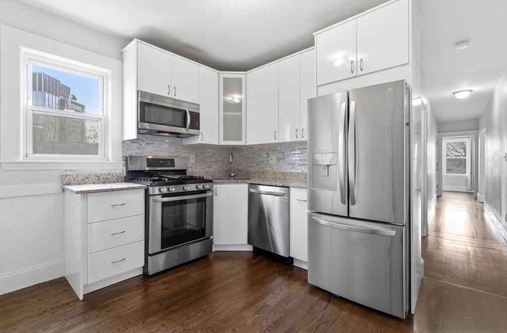 Condo For Sale - 20 Connecticut Ave #2<br/> Somerville, MA 02145
