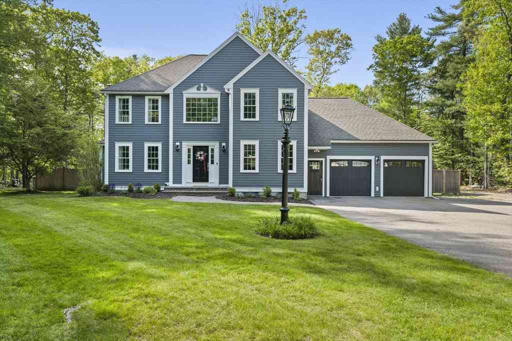 Homes For Sale - 4 Bruce Rd<br/> Norfolk County, Holbrook, MA 02343