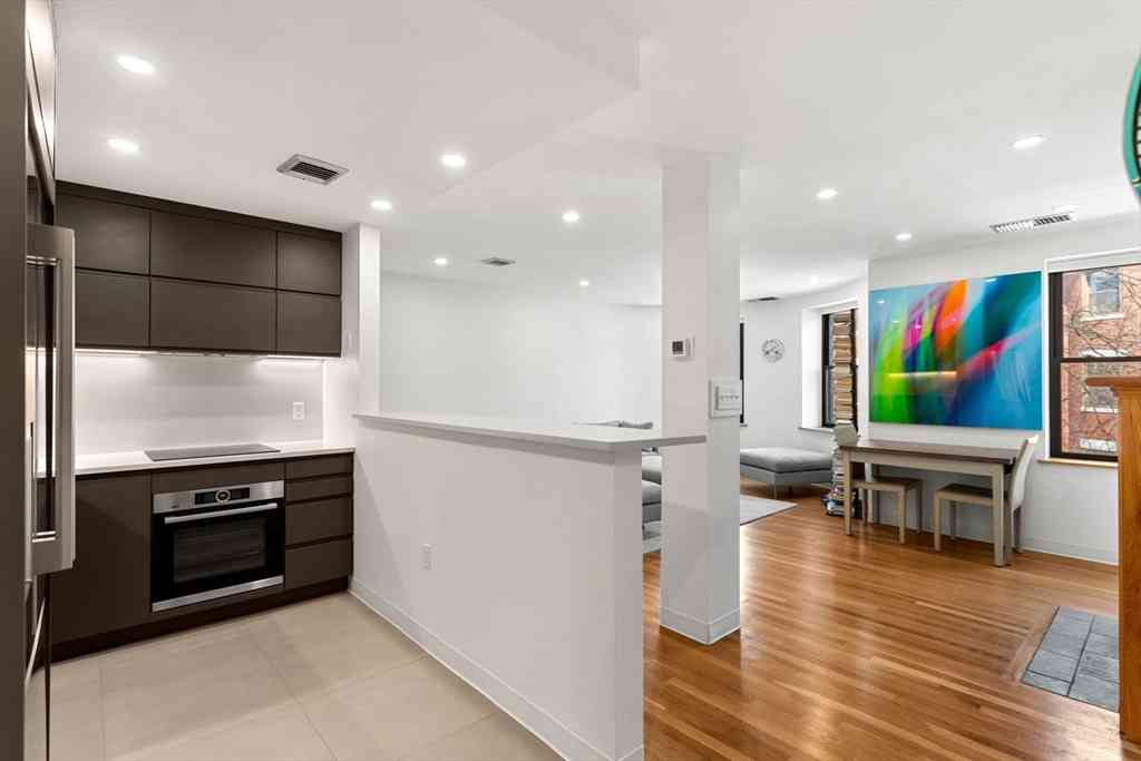 Condo For Rent - 84 Gainsborough St #303W<br/> Boston, MA 02115