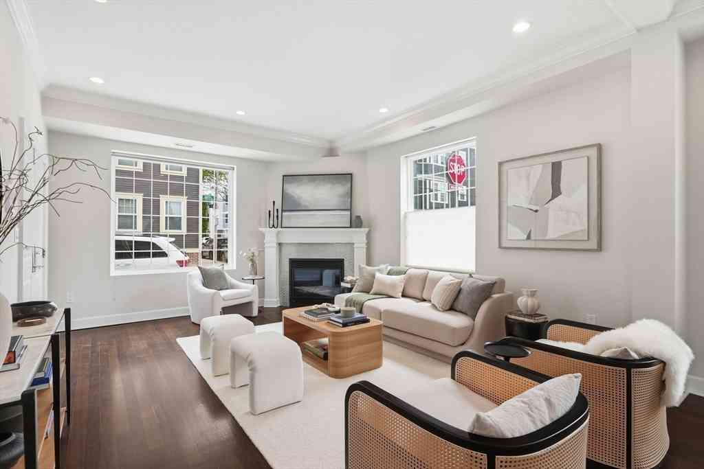 Condo For Sale - 155 W 9th St. #1<br/> Boston, MA 02127