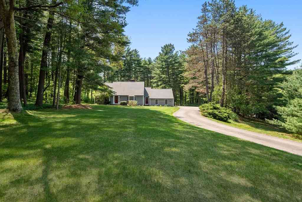 Homes For Sale - 49 Walpole St<br/> Dover, MA 02030