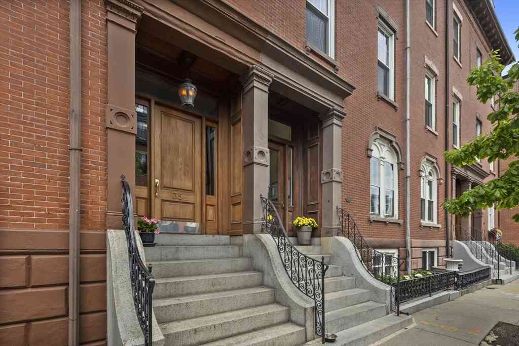 Condo For Sale - 35 High St #1<br/> Boston, MA 02129
