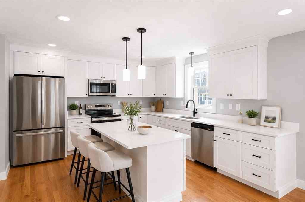 Condo For Sale - 811 Main St #2<br/> Middlesex County, Tewksbury, MA 01876