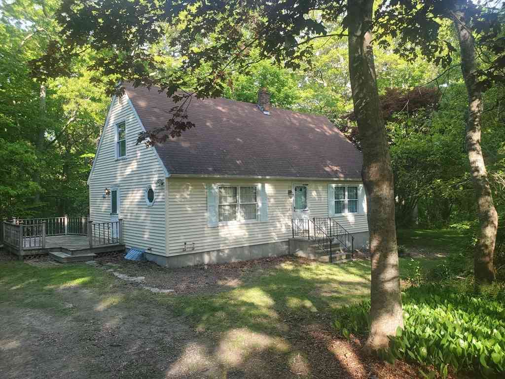 Homes For Sale - 170 Woodland Cir<br/> Tiverton, RI 02878