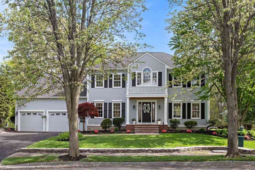 Homes For Sale - 11 Rose Farm Ln<br/> Middlesex County, Woburn, MA 01801