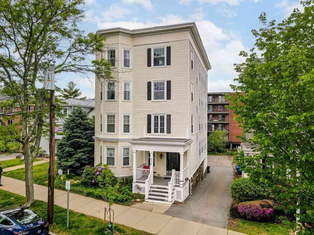 Condo For Sale - 374 Massachusetts Ave #3<br/> Arlington, MA 02474