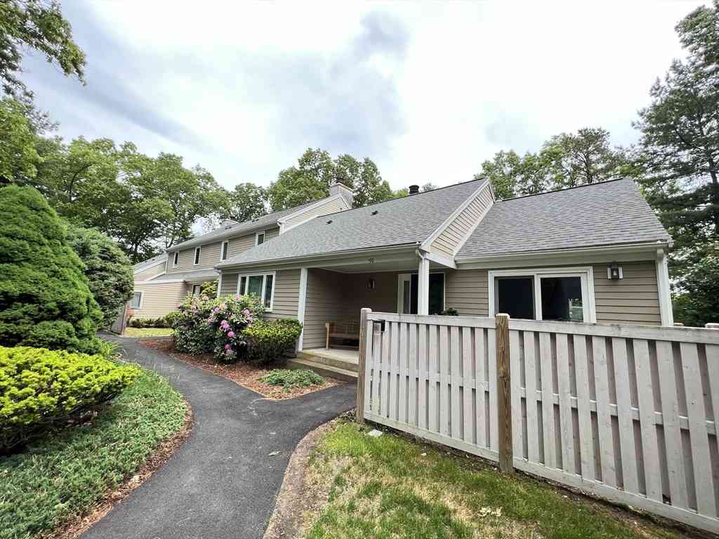 Homes For Rent - 92 Fifer Ln #92<br/> Lexington, MA 02420