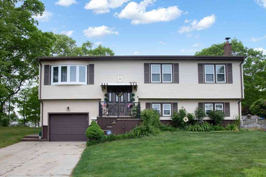 Homes For Sale - 166 Stonehaven Rd<br/> Fall River, MA 02723