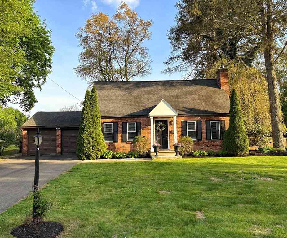 Homes For Sale - 129 Elm St<br/> Hampden County, Agawam, MA 01001