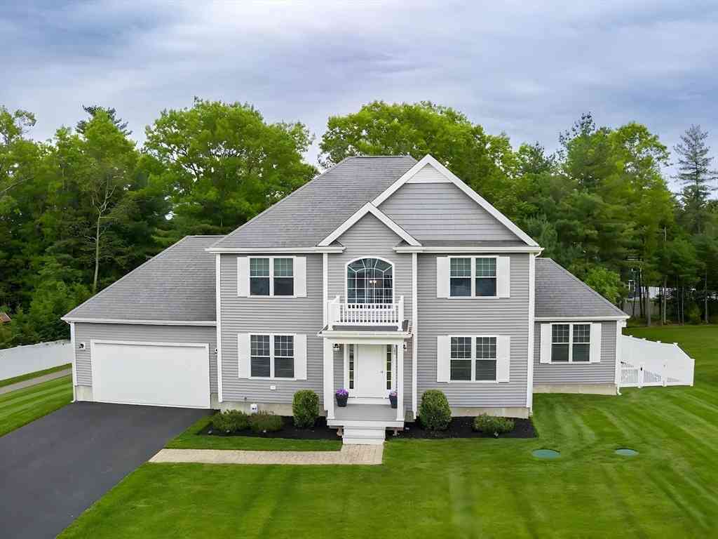 Homes For Sale - 36 Waterford Circle<br/> Bristol County, Dighton, MA 02715