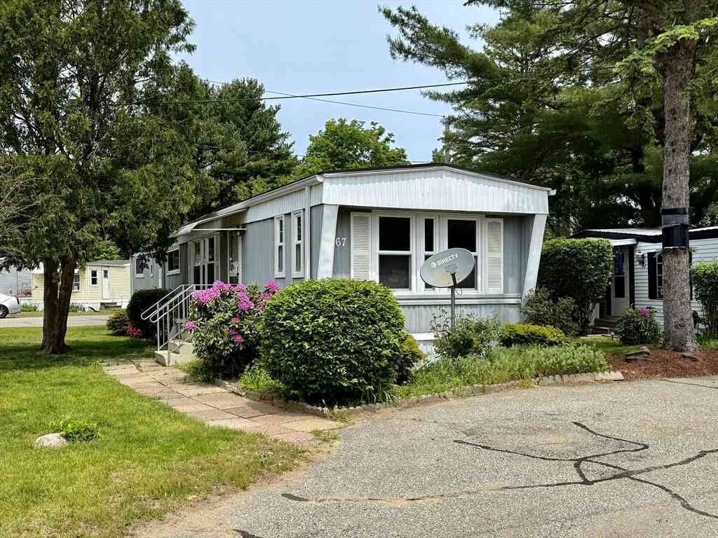 Mobile Home For Sale - 735 Memorial Dr #67<br/> Chicopee, MA 01020