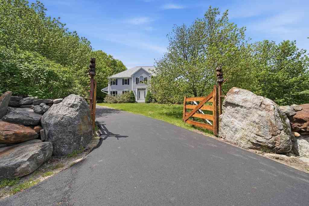 Homes For Sale - 1 Merrill Crossing<br/> Bow, NH 03304