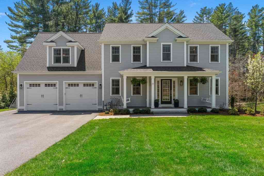 Homes For Sale - 11 Lisa Ln<br/> Pembroke, MA 02359