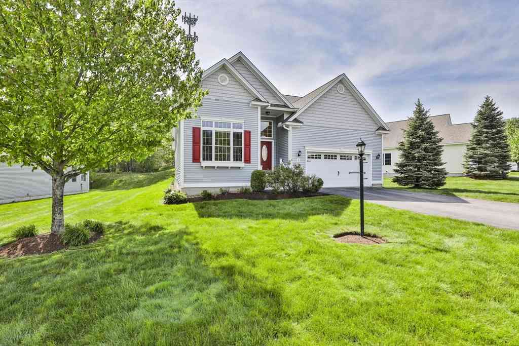 Condo For Sale - 9 Black Forest Cir #9<br/> Londonderry, NH 03053