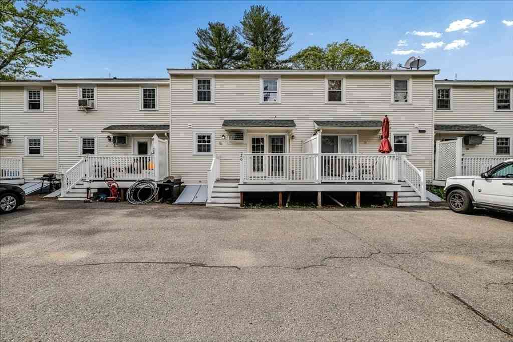 Condo For Sale - 20 Olde Country Village #20<br/> Londonderry, NH 03053