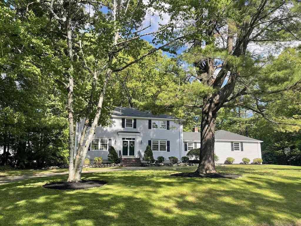 Homes For Sale - 5 Landau Lane<br/> Andover, MA 01810