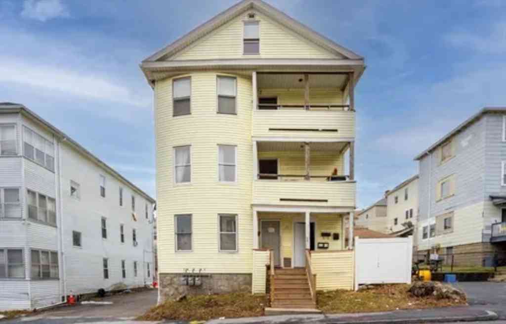 Apartment For Rent - 74 74 Esther St #1<br/> Worcester, MA 01607