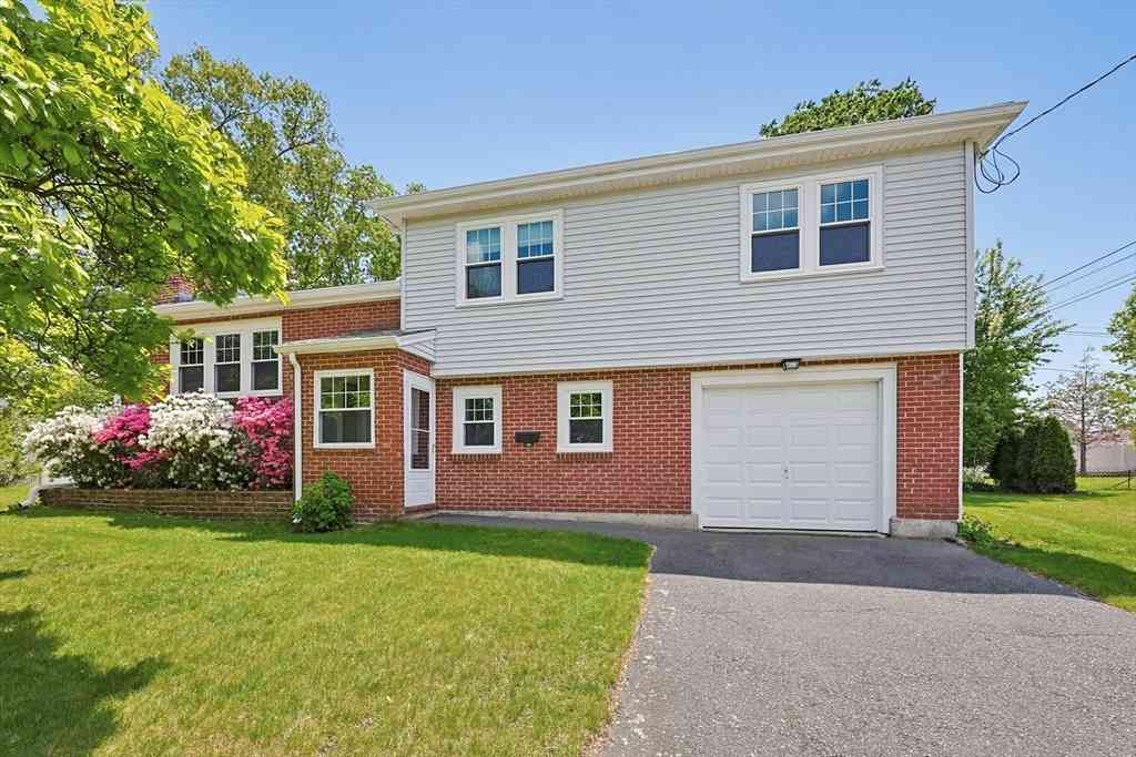 Homes For Sale - 103 Lane Dr<br/> Norfolk County, Norwood, MA 02062