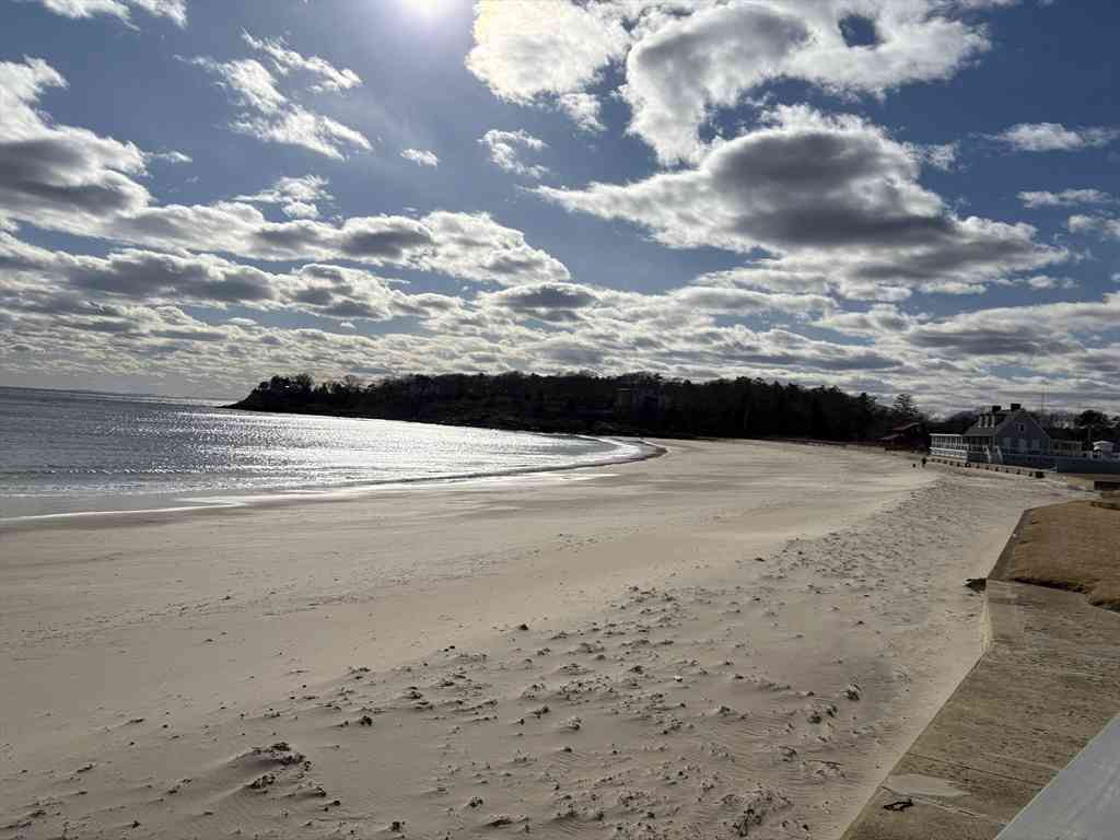 Condo For Rent - 49 Raymond #D<br/> Manchester, MA 01944