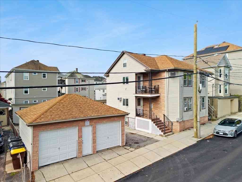 Multifamily For Rent - 41 Barnes St<br/> Fall River, MA 02723