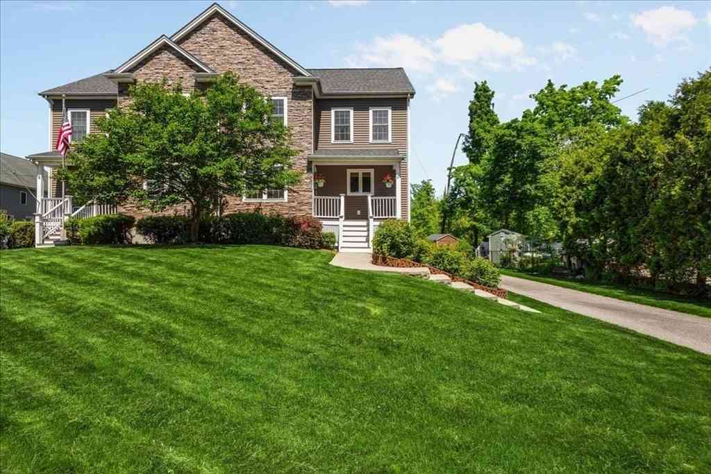 Condo For Sale - 6 Lincoln Ave #6<br/> Plainville, MA 02762