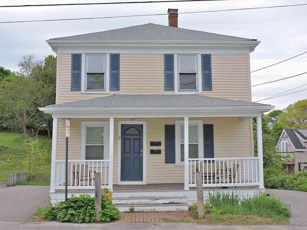 Apartment For Rent - 9 Peck Ave #2<br/> Plymouth, MA 02360