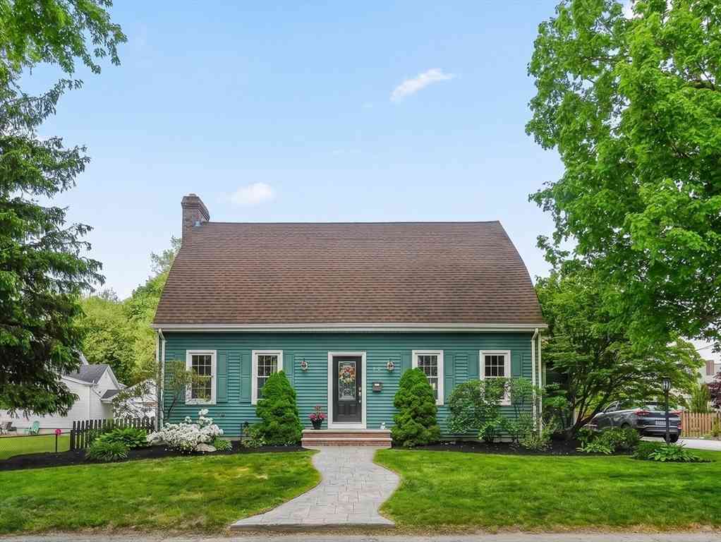 Homes For Sale - 466 Oliver St<br/> New Bedford, MA 02745