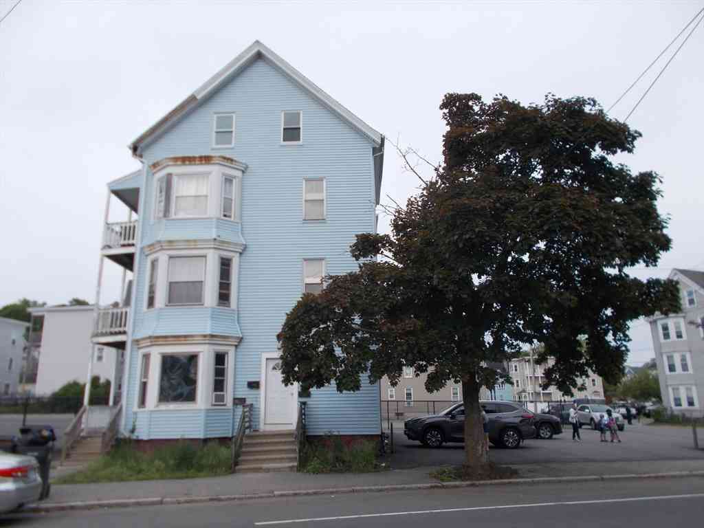 Multifamily For Sale - 22 Hilldale<br/> Essex County, Haverhill, MA 01832