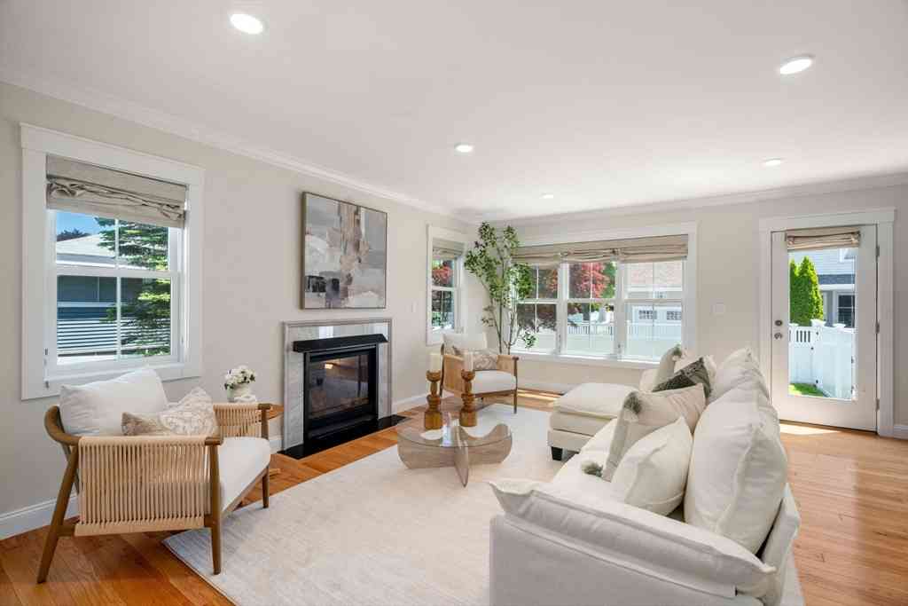 Condo For Sale - 17 Vernon St #17<br/> Newton, MA 02458
