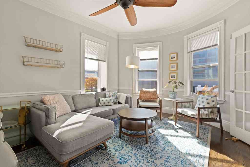 Condo For Sale - 108 E Brookline St #3<br/> Boston, MA 02118