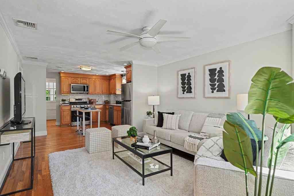 Condo For Sale - 13 Walnut St #13<br/> Belmont, MA 02478