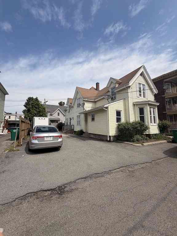 Multifamily For Rent - 6 Hampden Pl<br/> Lynn, MA 01902