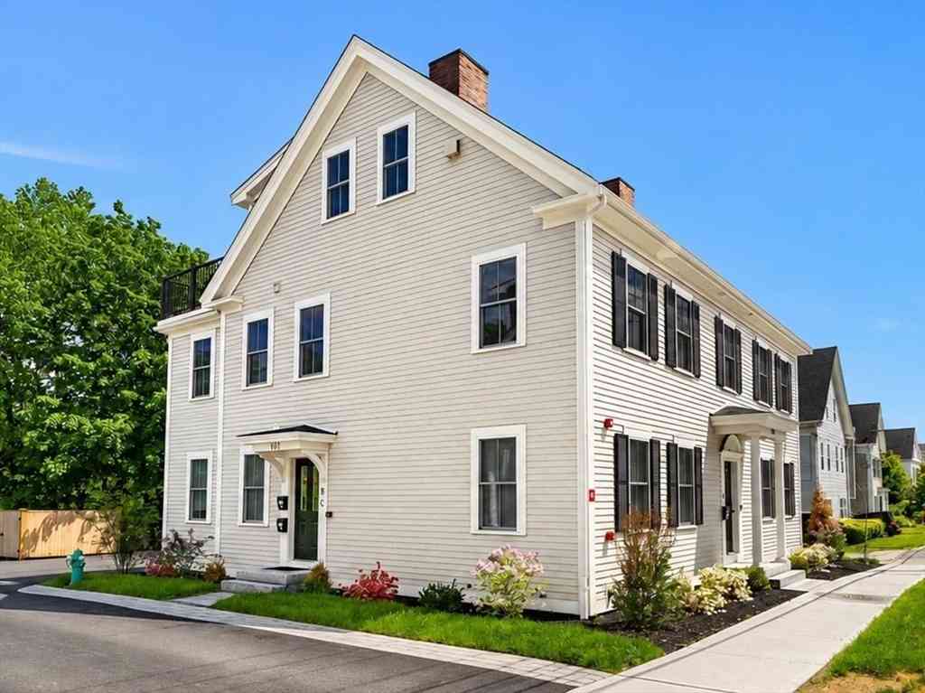 Condo For Sale - 101B Market Street #B<br/> Amesbury, MA 01913