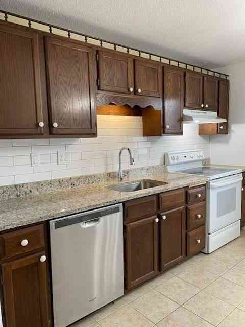 Condo For Rent - 12 Cutter St #2<br/> Waltham, MA 02453