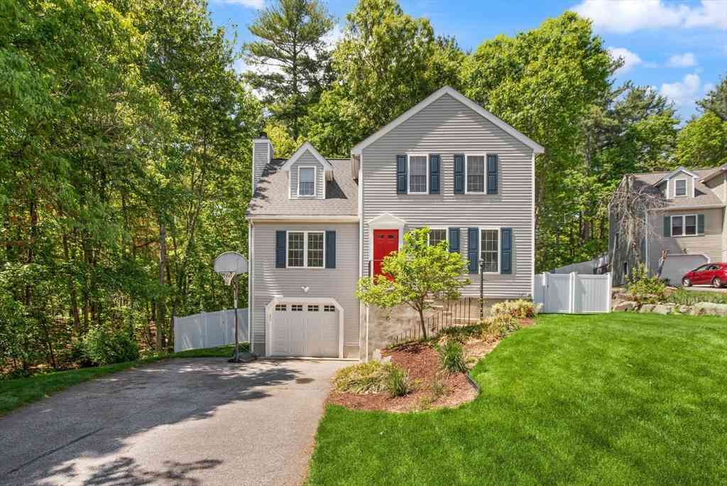 Homes For Sale - 2 Maura Cir<br/> Middlesex County, Westford, MA 01886