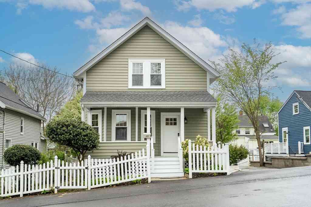 Homes For Sale - 20 Riverview St<br/> Dedham, MA 02026