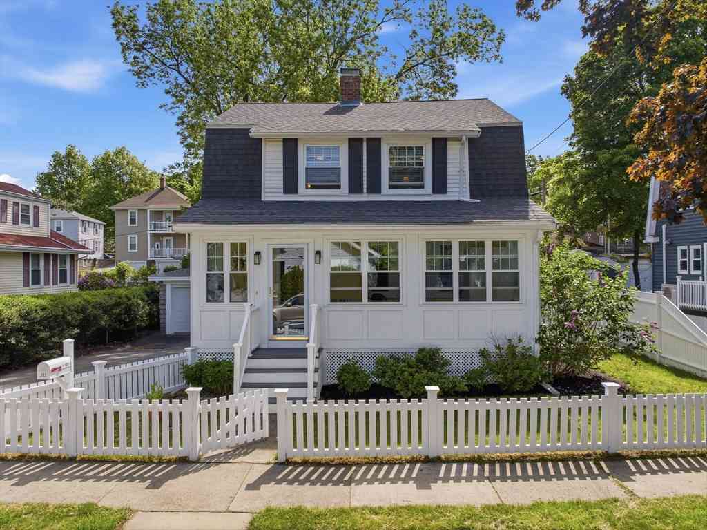 Homes For Sale - 171 Derby Rd<br/> Melrose, MA 02176