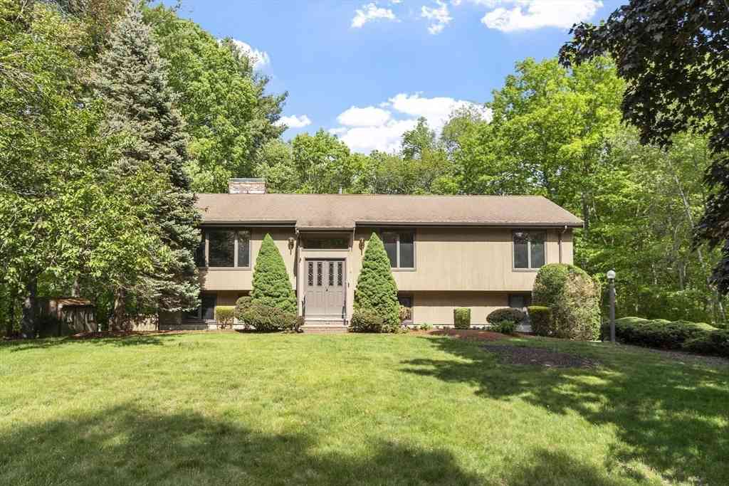 Homes For Sale - 4 Douglas Avenue<br/> Middlesex County, Wilmington, MA 01887
