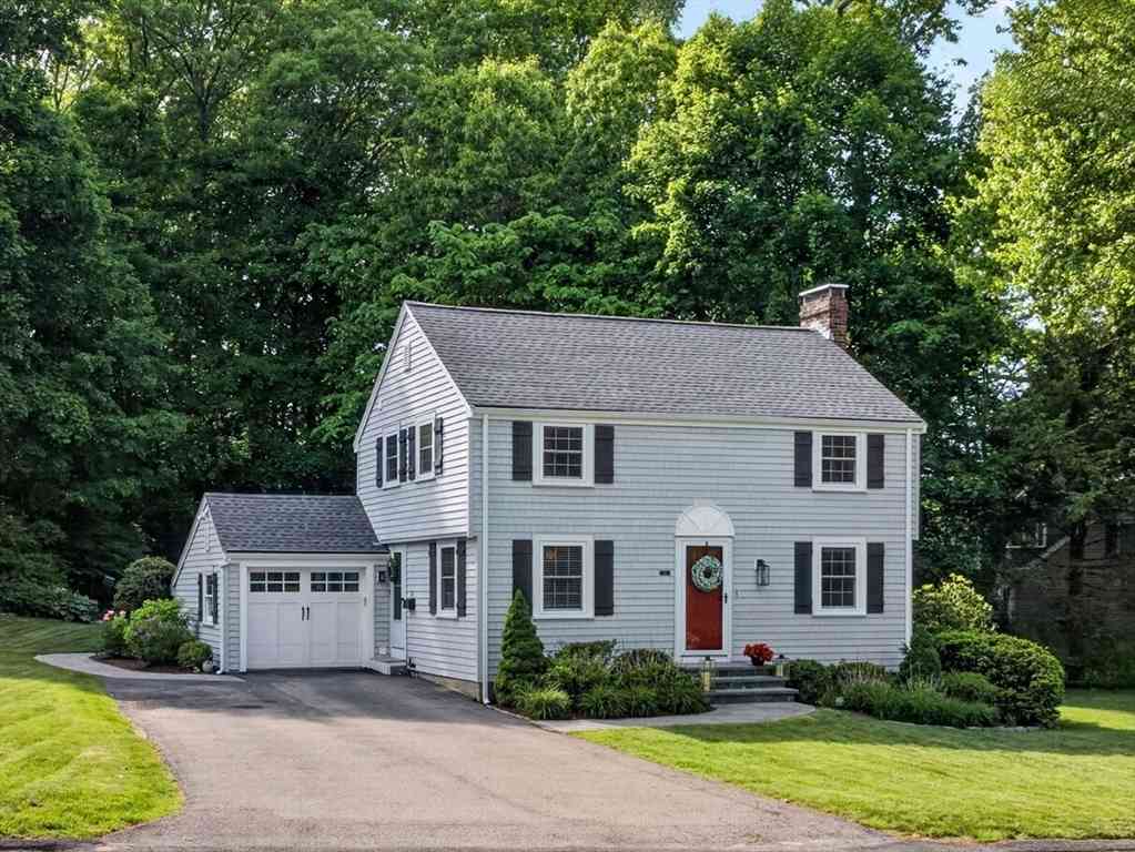 Homes For Sale - 24 College Rd<br/> Wellesley, MA 02482