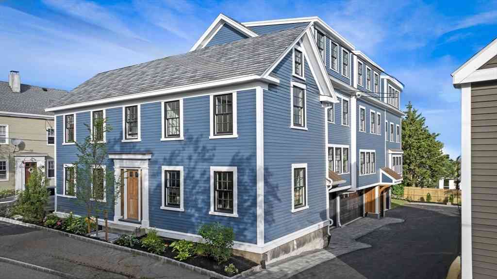 Condo For Sale - 10 Osborne #2<br/> Salem, MA 01970