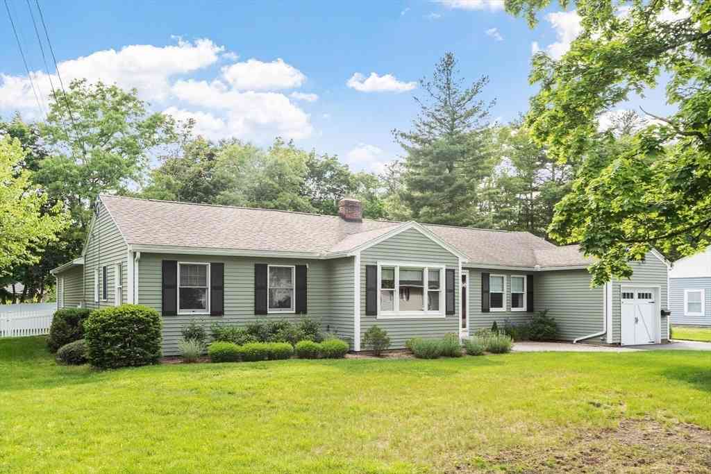 Homes For Sale - 26 Woodlawn Avenue<br/> Middlesex County, Chelmsford, MA 01824