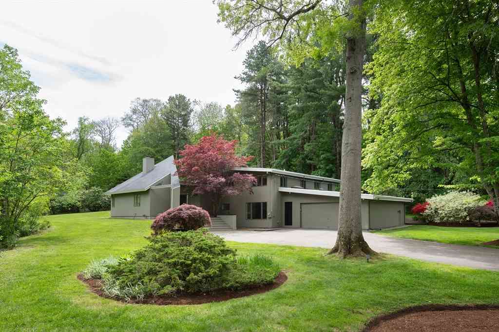 Homes For Sale - 7 Diamond Rd<br/> Lexington, MA 02420