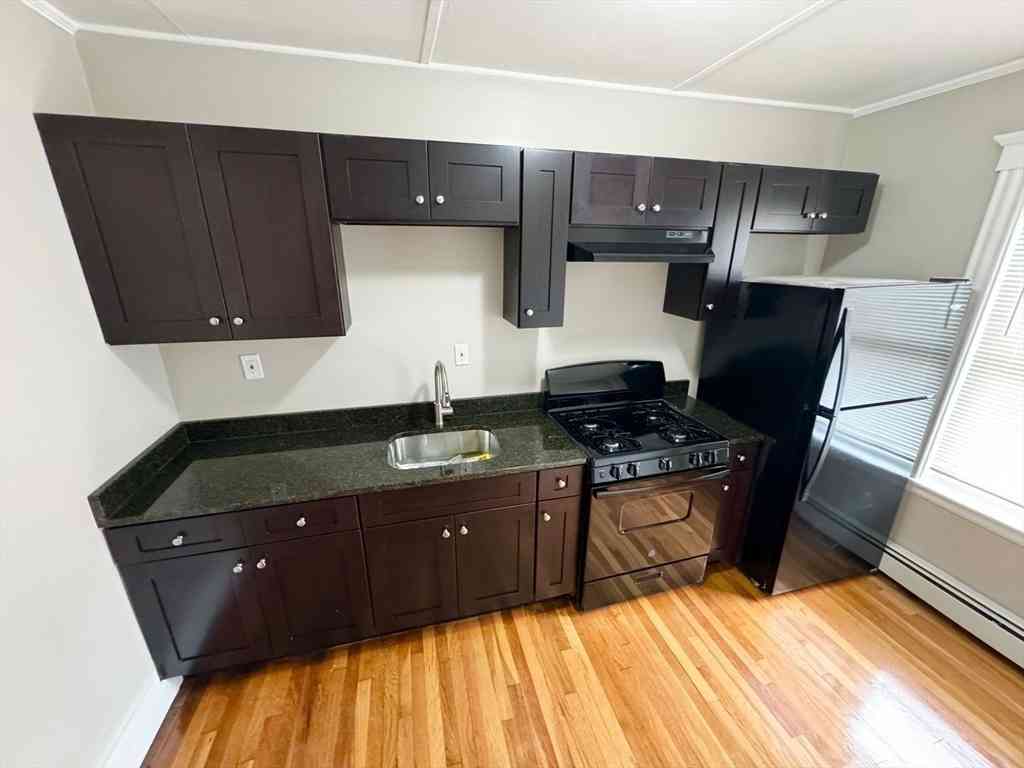 Apartment For Rent - 23 Mall #12<br/> Lynn, MA 01905