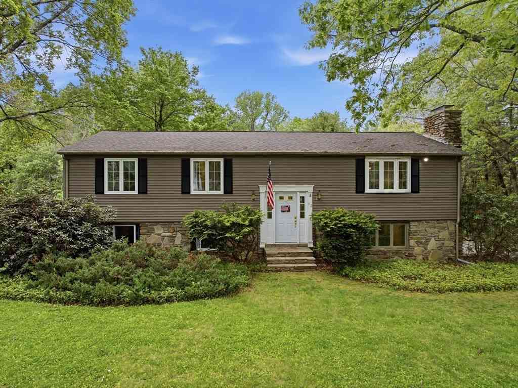 Homes For Sale - 72 Wickaboag Valley Rd<br/> West Brookfield, MA 01585