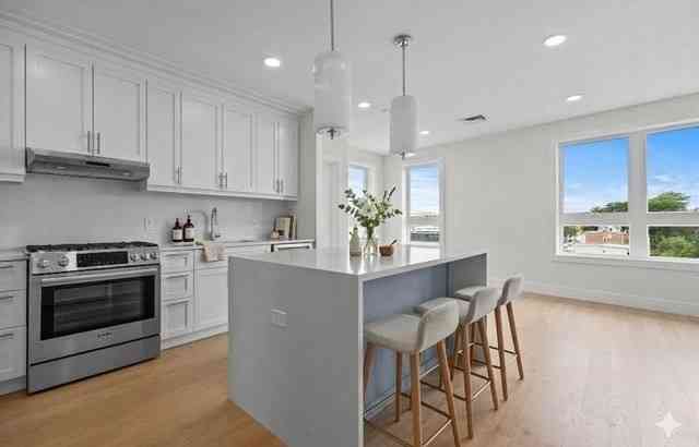 Condo For Rent - 301 Border Street #601<br/> Boston, MA 02128